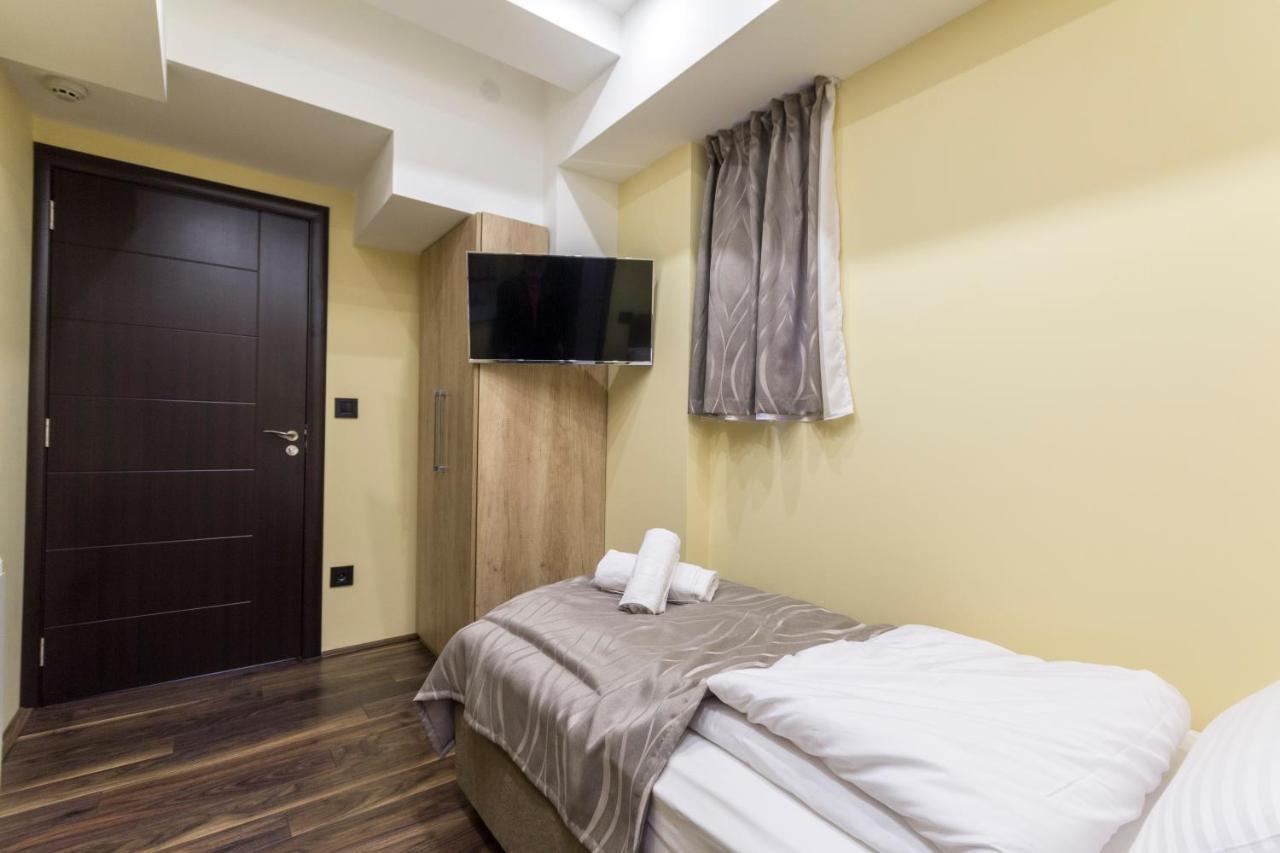 Madison Inn Suites - Wilson'S Square בלגרד מראה חיצוני תמונה
